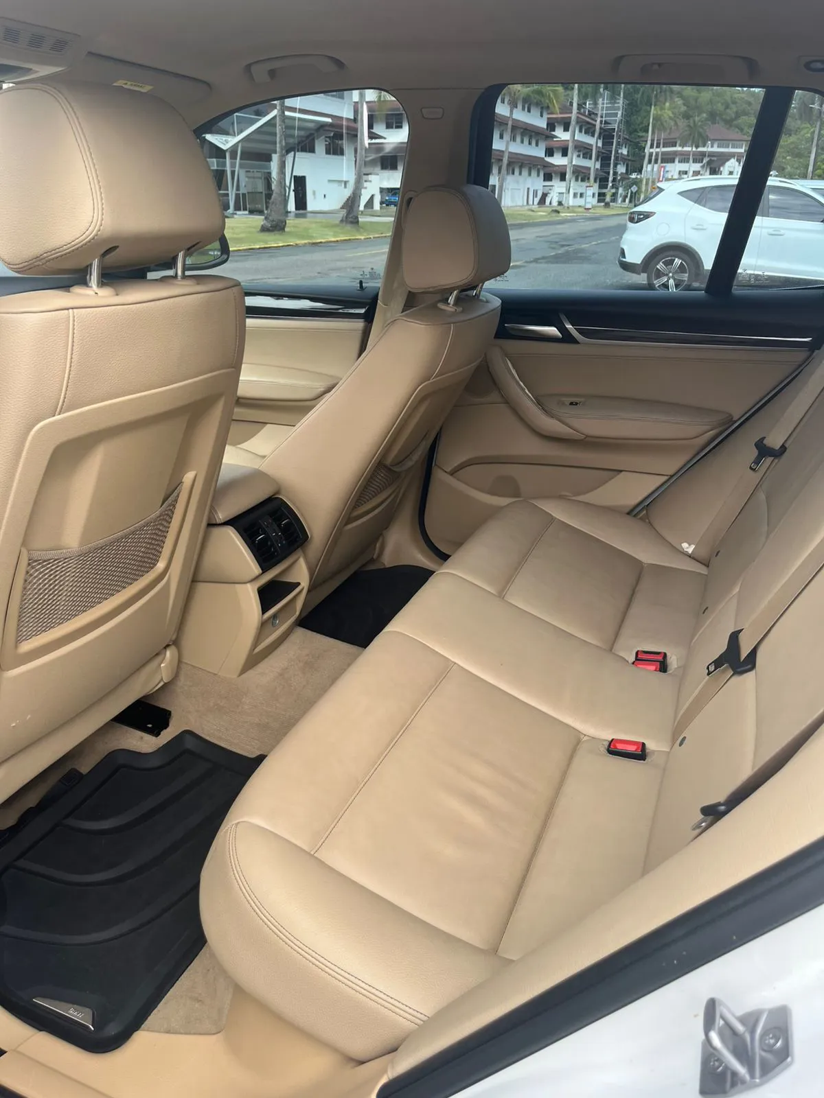 Preview imagenes del auto