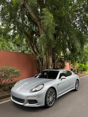 Porsche Panamera 4 E-Hybrid