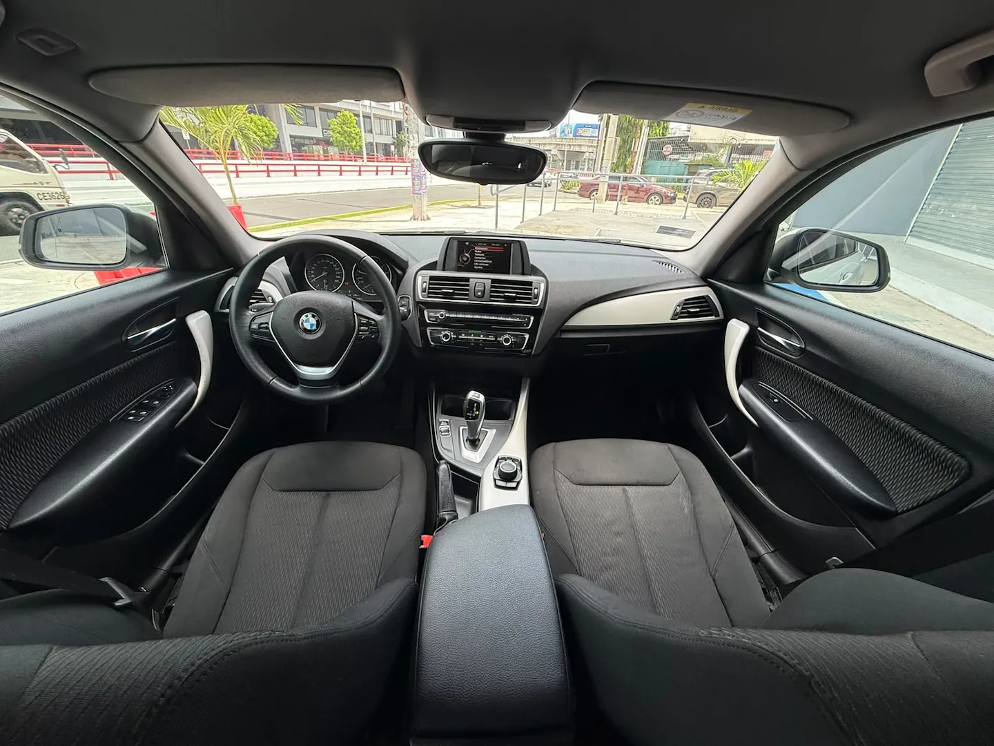 Preview imagenes del auto