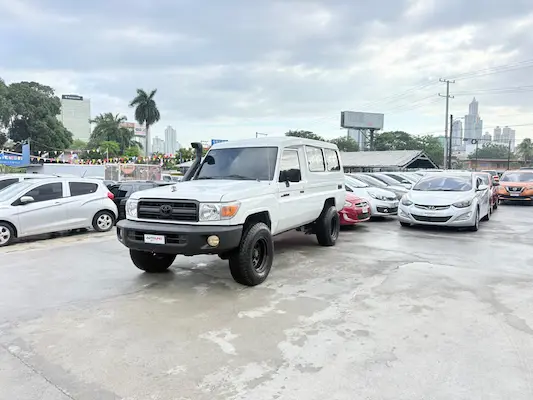 Toyota Land Cruiser 70