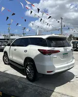 Preview imagenes del auto